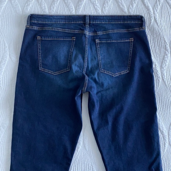 NWOT Gap Straight Cropped Dark Wash Jeans - Picture 3 of 7
